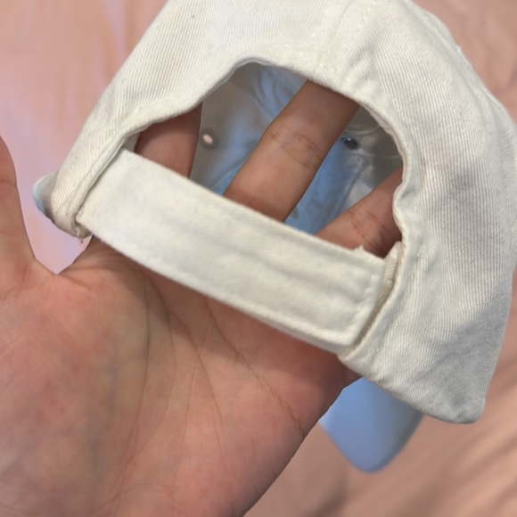 Celine Dion Rhinestone White Hat - Picture 4 of 5